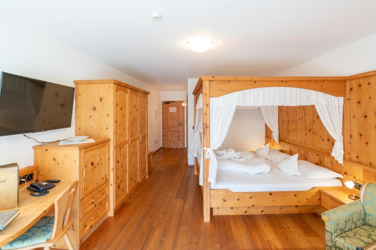 Hotel Asterbel Брайес  Экстерьер фото